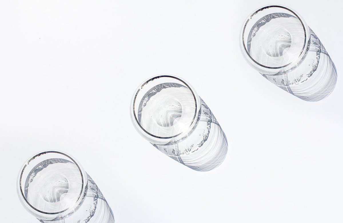 MānukaHoney蜂蜜風(fēng)味葡萄酒品牌包裝設(shè)計欣賞，葡萄酒品牌，酒品牌設(shè)計，酒品牌策劃，酒品牌全案策劃，酒品牌形象塑造，深圳品牌設(shè)計，深圳品牌策劃，深圳品牌全案策劃，深圳品牌形象塑造，左右格局    