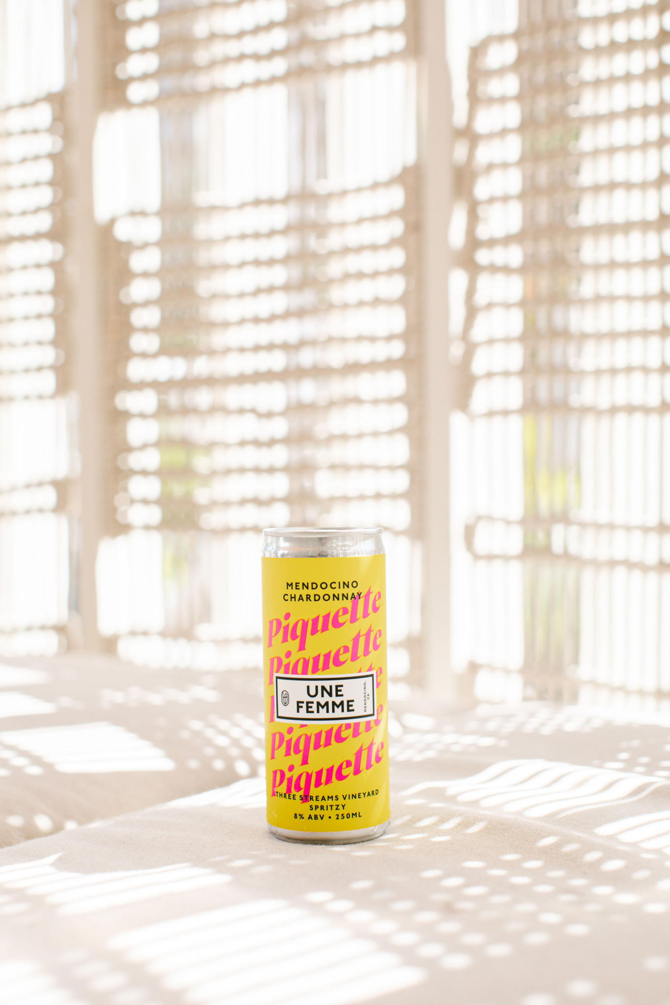 罐裝葡萄酒的包裝設(shè)計(jì) 罐裝葡萄酒的包裝設(shè)計(jì)