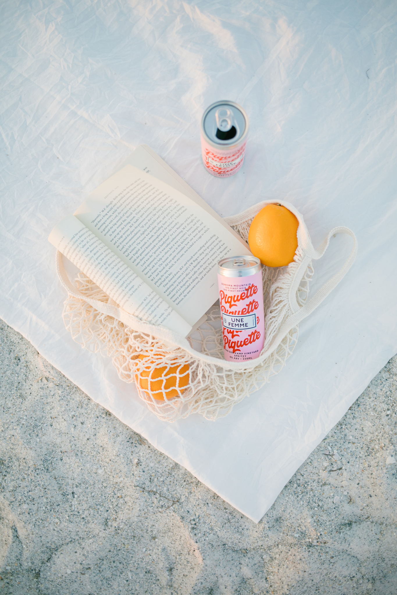 罐裝葡萄酒的包裝設(shè)計(jì) 罐裝葡萄酒的包裝設(shè)計(jì)