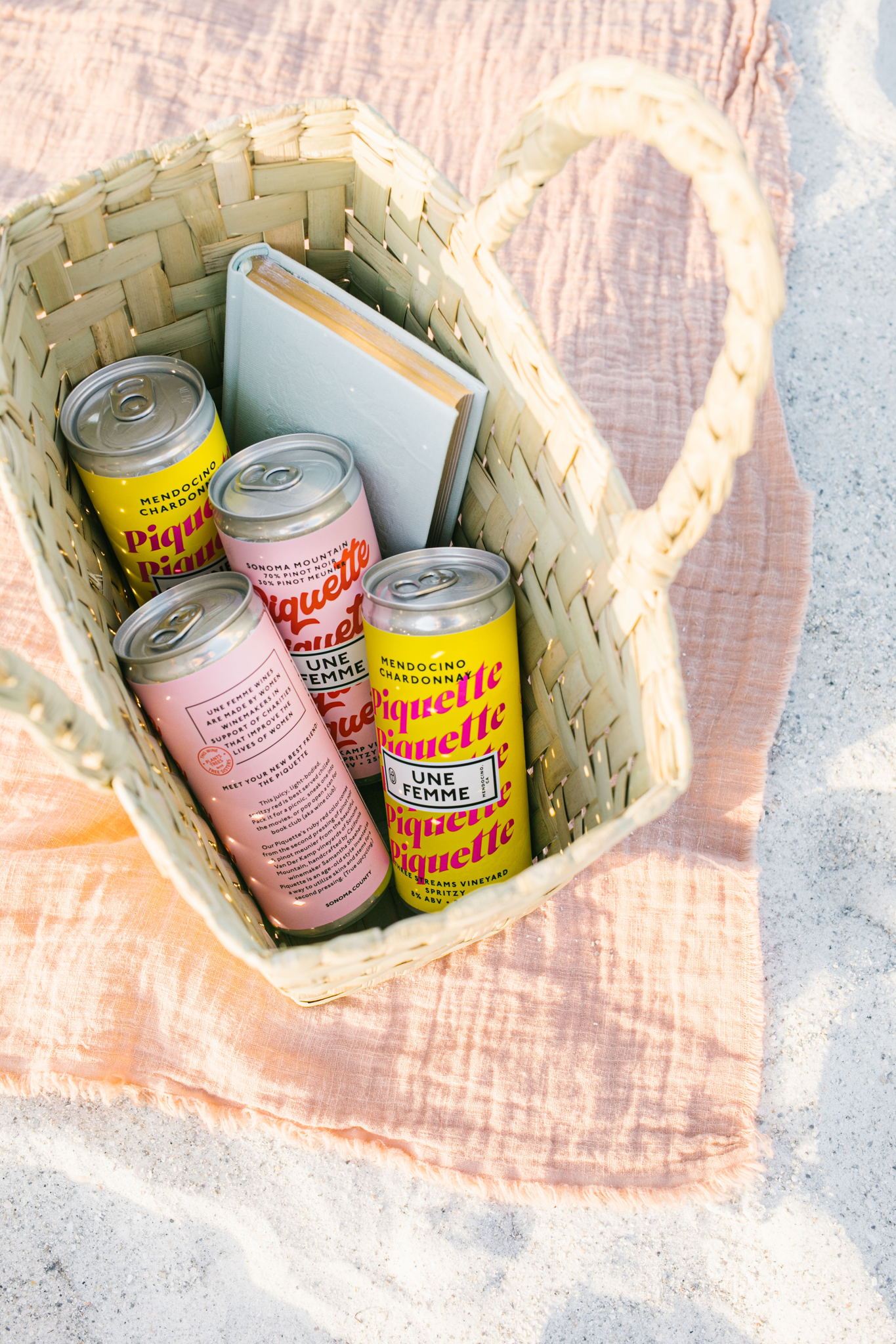 罐裝葡萄酒的包裝設(shè)計(jì) 罐裝葡萄酒的包裝設(shè)計(jì)