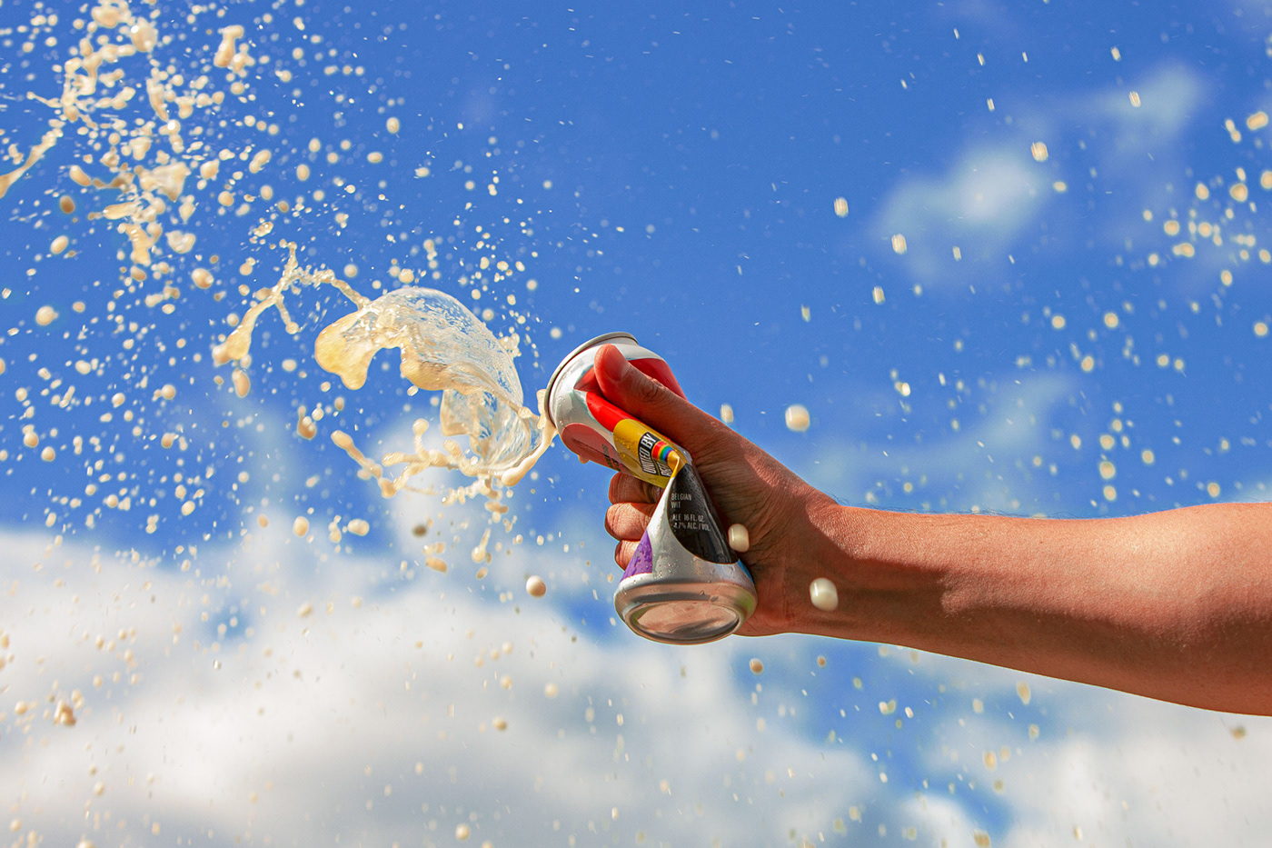 超大五彩紙屑的啤酒包裝設(shè)計(jì) 超大五彩紙屑的啤酒包裝設(shè)計(jì)