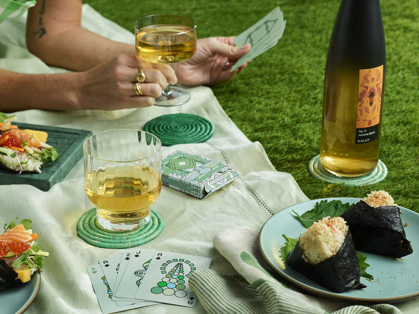 非酒精品牌 Kally 突出萬花筒的創(chuàng)新品牌包裝設計 非酒精品牌 Kally 突出萬花筒的創(chuàng)新品牌包裝設計