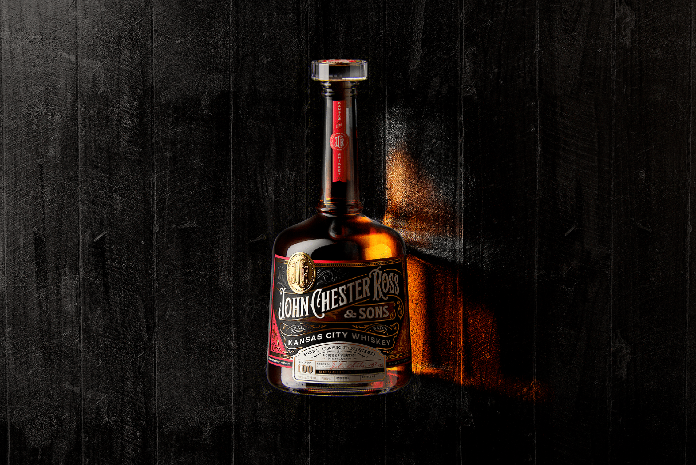 品牌包裝設計:威士忌的包裝采用極簡主義設計 品牌包裝設計:威士忌的包裝采用極簡主義設計